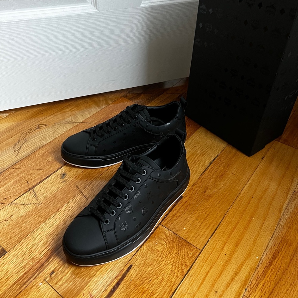 MCM Men’s Black Terrain Sneakers